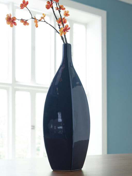 Abtinson Vase - Dan Dan The Mattress Man (Midland, MI)