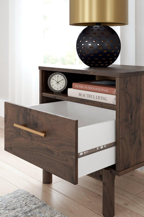 Calverson Nightstand - Dan Dan The Mattress Man (Midland, MI)