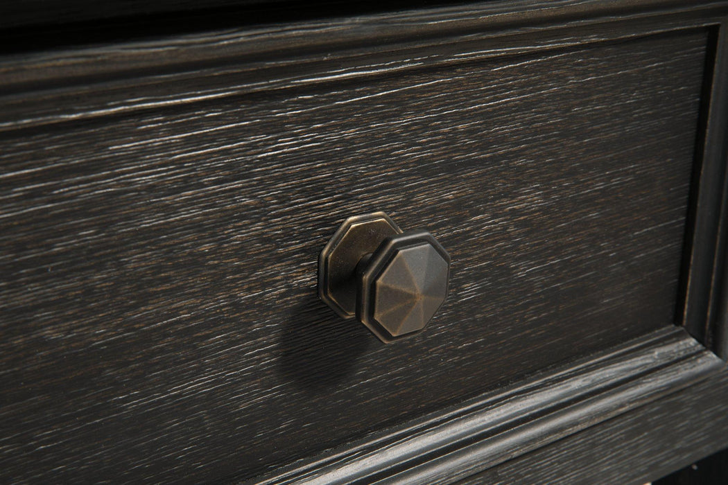 Tyler Creek Occasional Table Set - Dan Dan The Mattress Man (Midland, MI)