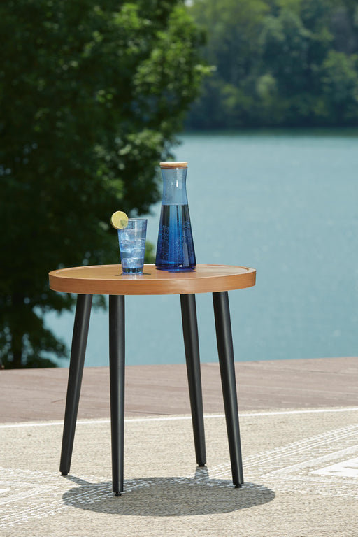Horizon Hall Outdoor End Table - Dan Dan The Mattress Man (Midland, MI)